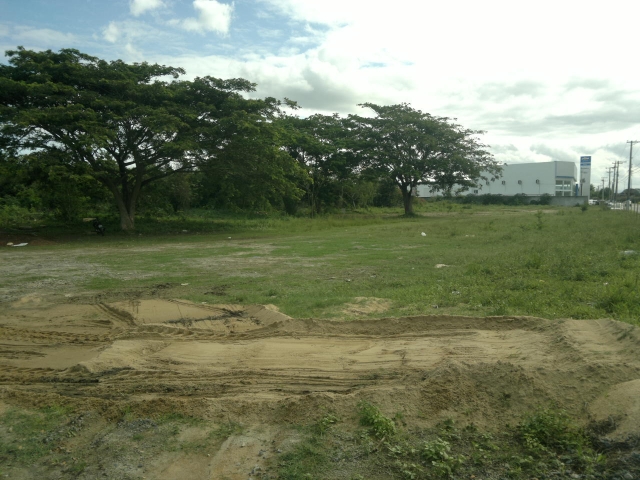 VENDO EXCEPCIONAL ÁREA COMERCIAL DE 84.866,00 M² NA AV ALBERTO LAMEGO EM FRENTE A UENF!!!