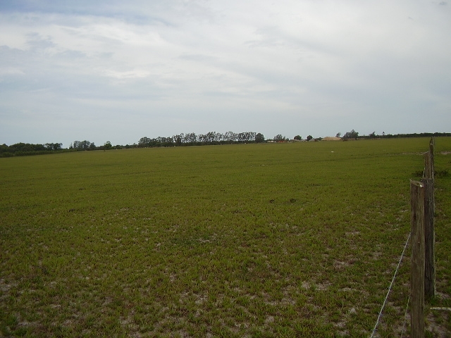 ÁREA DE 580.800,00 M² NA ESTRADA INDO PARA O PORTO DO AÇU EM RUA NOVA