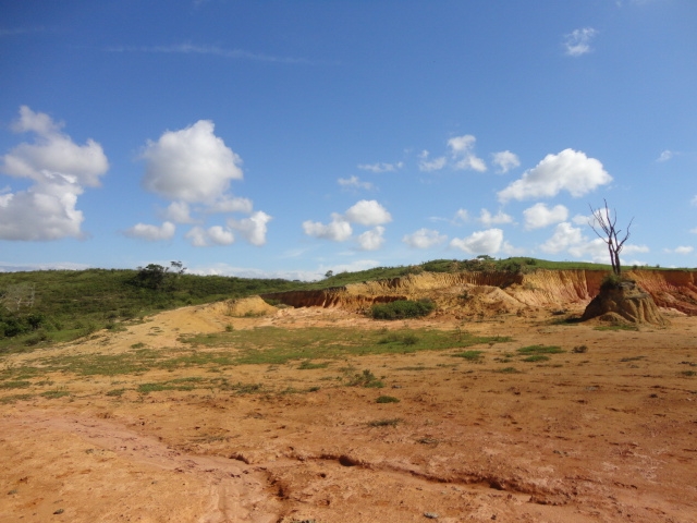 ÁREA DE 346.060,00 M² NA LOCALIDADE DE VIRGEM SANTA Potencial para extração de saibro. Licenças OK.