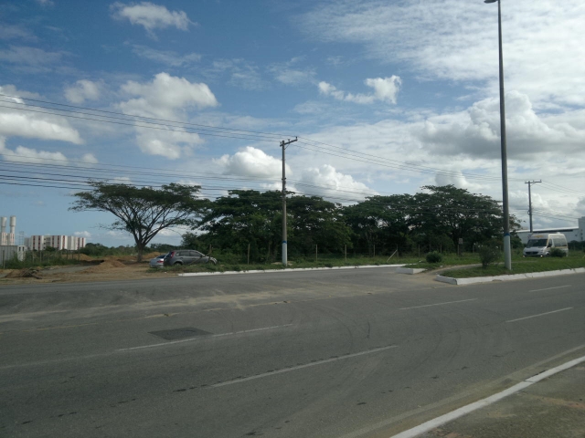 VENDO EXCEPCIONAL ÁREA COMERCIAL DE 84.866,00 M² NA AV ALBERTO LAMEGO EM FRENTE A UENF!!!