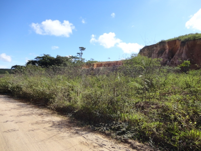 ÁREA DE 346.060,00 M² NA LOCALIDADE DE VIRGEM SANTA Potencial para extração de saibro. Licenças OK.