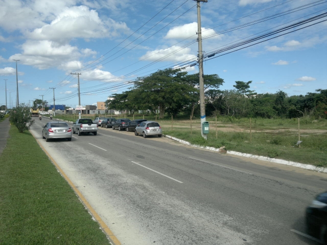 VENDO EXCEPCIONAL ÁREA COMERCIAL DE 84.866,00 M² NA AV ALBERTO LAMEGO EM FRENTE A UENF!!!