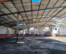 ÁREA/GALPÃO DE 2.000,00 M² NA RUA SENADOR VIANA AO LADO DA UNIVERSIDADE FEDERAL FLUMINENSE À 150 METROS DA AV. 15 DE NOVEMBRO.