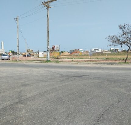 TERRENOS NO LOTEAMENTO VILA DA RAINHA,