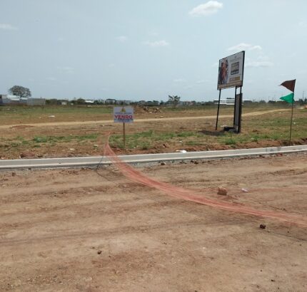 TERRENOS NO LOTEAMENTO VILA DA RAINHA,