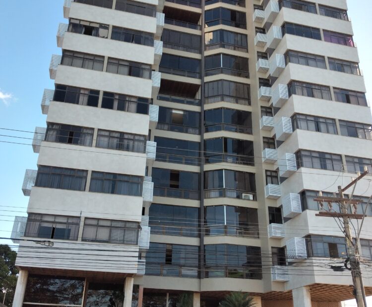APARTAMENTO NO EDIFÍCIO DEBLET APARTAMENTO