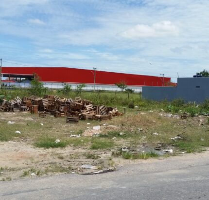 2 TERRENOS NO PRQ. IMPERIAL NA RUA LUÍS CARLOS DE BARROS VIANA