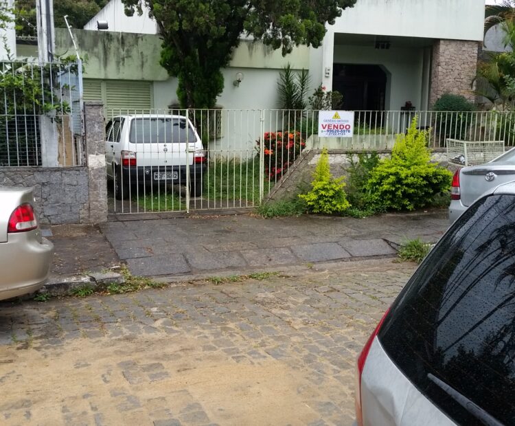 VENDO CASA NA RUA NA RUA DOS BANCÁRIOS, CENTRO