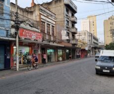 PRÉDIO COMERCIAL NA RUA ALBERTO TORRES, Nº , CENTRO