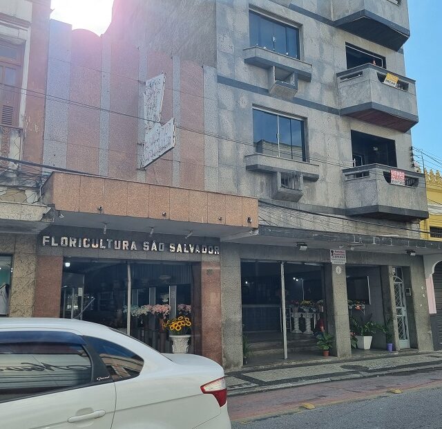 LOJA COMERCIAL NA RUA ALBERTO TORRES, Nº , CENTRO