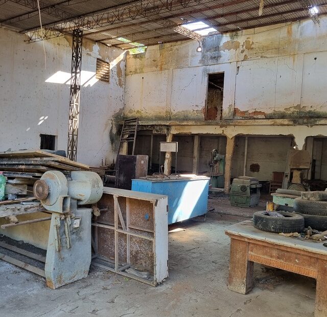 ÁREA/GALPÃO DE 2.000,00 M², NA AV. CAMPISTA Nº 344/356, PARQUE GUARUS.