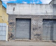 CASA COM PONTO COMERCIAL NA AVENIDA 28 DE MARÇO, Nº , CENTRO.