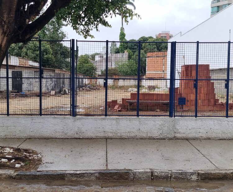 ÁREA DE 1.729,92 M² NA RUA RODRIGUES PEIXOTO Nº