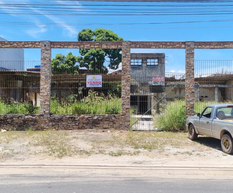 TERRENO COM 1.000 M² NA AV. PRESIDENTE VARGAS, Nº 432/474, PECUÁRIA.