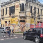 PRÉDIO COMERCIAL (CASTELINHO) NA AVENIDA 15 DE NOVEMBRO