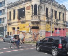 PRÉDIO COMERCIAL (CASTELINHO) NA AVENIDA 15 DE NOVEMBRO