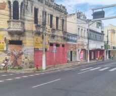 PRÉDIO COMERCIAL (CASTELINHO) NA AVENIDA 15 DE NOVEMBRO