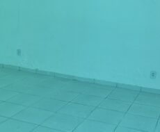 PRÉDIO COMERCIAL NA RUA DOS ANDRADAS ESQUINA COM RUA SANTA EFIGÊNIA