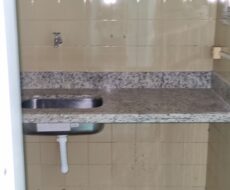 PRÉDIO COMERCIAL NA RUA DOS ANDRADAS ESQUINA COM RUA SANTA EFIGÊNIA