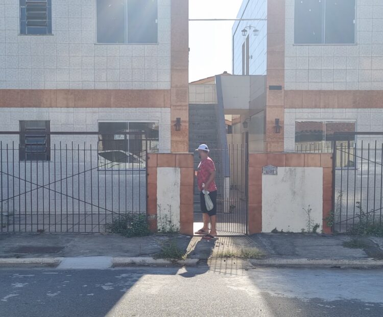 PRÉDIO NA RUA AGNALDO MACHADO, Nº 385 (ESQUINA COM A TRAVESSA SÃO TARCÍSIO), JÓCKEY CLUB. 23 KITNETS.