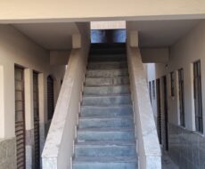 PRÉDIO NA RUA AGNALDO MACHADO, Nº 385 (ESQUINA COM A TRAVESSA SÃO TARCÍSIO), JÓCKEY CLUB. 23 KITNETS.