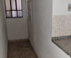 PRÉDIO NA RUA AGNALDO MACHADO, Nº 385 (ESQUINA COM A TRAVESSA SÃO TARCÍSIO), JÓCKEY CLUB. 23 KITNETS.