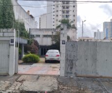 TERRENO/CASA COM 1.296,00 M² NA RUA DR. SIQUEIRA/RUA ATILANO CRISÓSTOMO, PARQUE TAMANDARÉ.