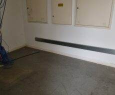 PRÉDIO COMERCIAL NA RUA TREZE DE MAIO,