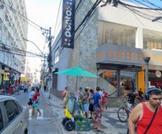 PRÉDIO COMERCIAL NA RUA SANTOS DUMONT