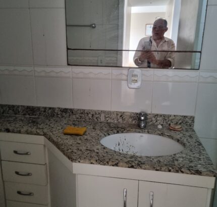 APARTAMENTO NO EDIFÍCIO SAINT MITCHEL, NA RUA CALDAS VIANA