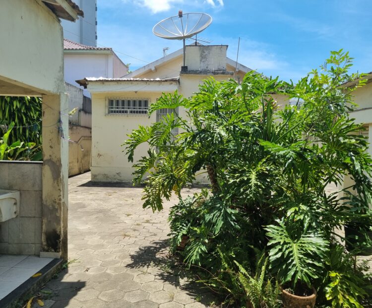 CASA NA RUA BARONESA DA LAGOA DOURADA, Nº CENTRO.