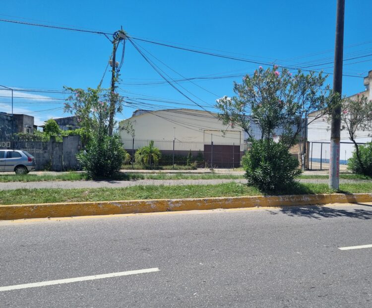 GALPÃO NA AV. ALBERTO LAMEGO (PRÓXIMO À AV. FILIPE UÉBE).