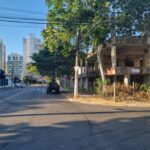 PRÉDIO COMERCIAL NA RUA PADRE ROMEU PEDRUZZI, ESQUINA COM RUA DR. SIQUEIRA.