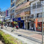 PRÉDIO COMERCIAL NA RUA TEOTÔNIO FERREIRA DE ARAÚJO
