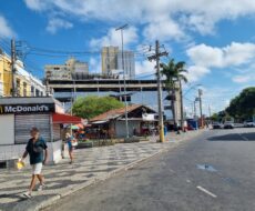 PRÉDIO COMERCIAL NA AVENIDA RUI BARBOSA, Nº 1073 (ATUAL AV. NELSON SOUZA OLIVEIRA), CENTRO (PRÓXIMO AO CAMPOS SHOPPING).