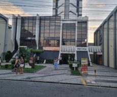 CONJUNTO DE SALAS COMERCIAIS NA COBERTURA