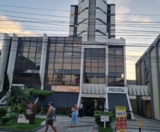 CONJUNTO DE SALAS COMERCIAIS NA COBERTURA