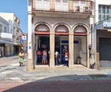 PRÉDIO COMERCIAL NA RUA JOÃO PESSOA (ESQUINA