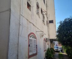 PRÉDIO COMERCIAL NA RUA VOLUNTÁRIOS DA PÁTRIA Nº , PELINCA.