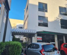 PRÉDIO COMERCIAL NA RUA VOLUNTÁRIOS DA PÁTRIA Nº , PELINCA.