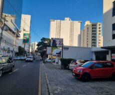 PRÉDIO COMERCIAL NA RUA VOLUNTÁRIOS DA PÁTRIA Nº , PELINCA.