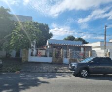 CASA NA RUA GILBERTO CARDOSO, TURF CLUB. NASCENTE. 350 M²