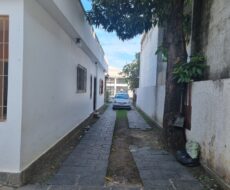 CASA NA RUA GILBERTO CARDOSO, TURF CLUB. NASCENTE. 350 M²