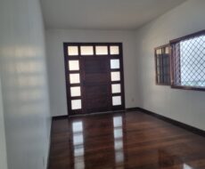 CASA NA RUA GILBERTO CARDOSO, TURF CLUB. NASCENTE. 350 M²