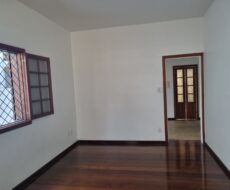 CASA NA RUA GILBERTO CARDOSO, TURF CLUB. NASCENTE. 350 M²