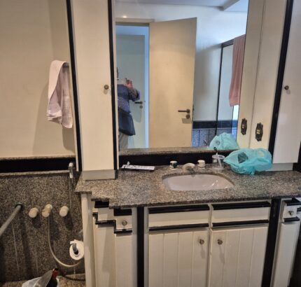 APARTAMENTO NO EDIFÍCIO SOLARIS, RUA ÁLVARO DE LACERDA Nº. 52, CENTRO.