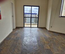 APARTAMENTO NO EDIFÍCIO SOLARIS, RUA ÁLVARO DE LACERDA Nº. 52, CENTRO.