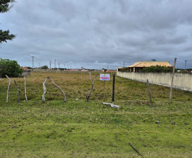 DOIS EXELENTES TERRENOS NA PRAIA DE SANTA CLARA