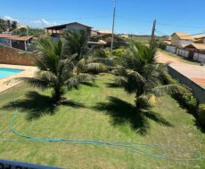 CASA EM GRUSSAÍ EM NA RUA BONGAUVILE ESQUINA COM AV. CHRIS.