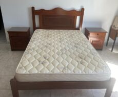 CASA EM GRUSSAÍ EM NA RUA BONGAUVILE ESQUINA COM AV. CHRIS.